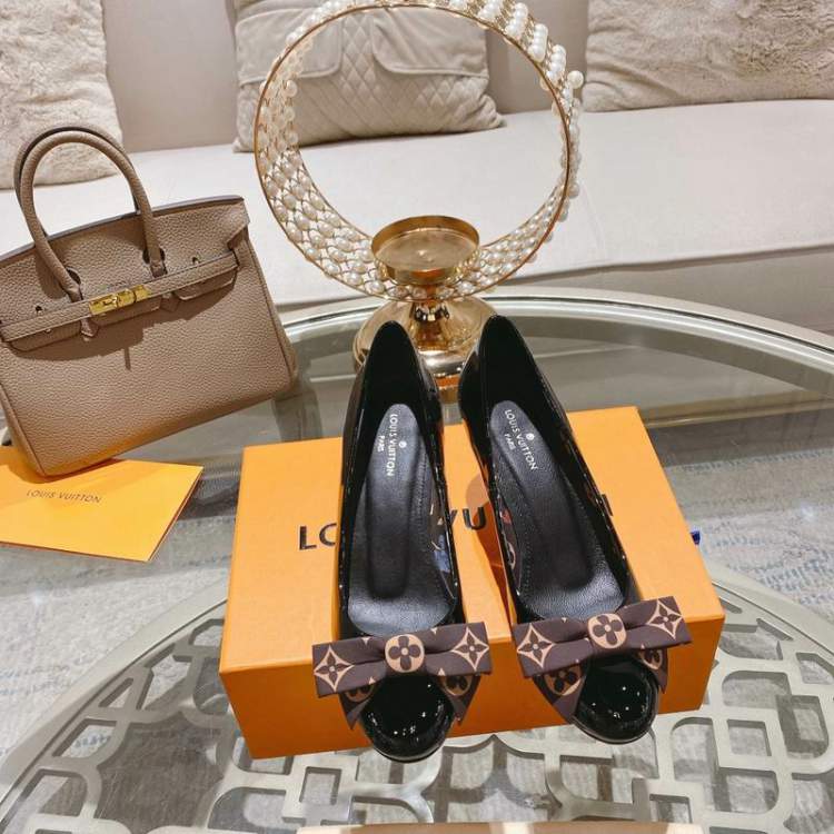 Picture of Louis Vuitton Shoes _SKULVsz35-41613629.5cmmnf0423